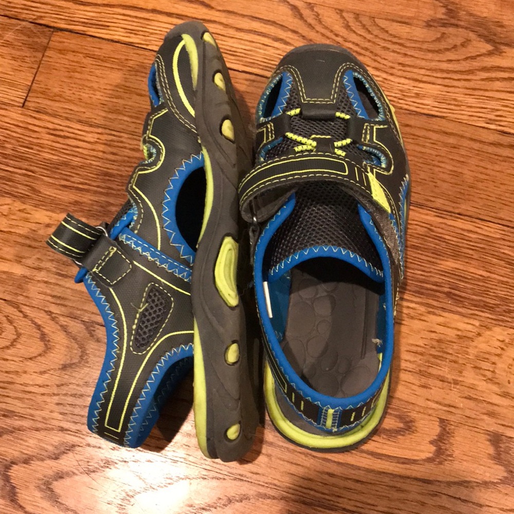 Sandals - Picture 2 of 2